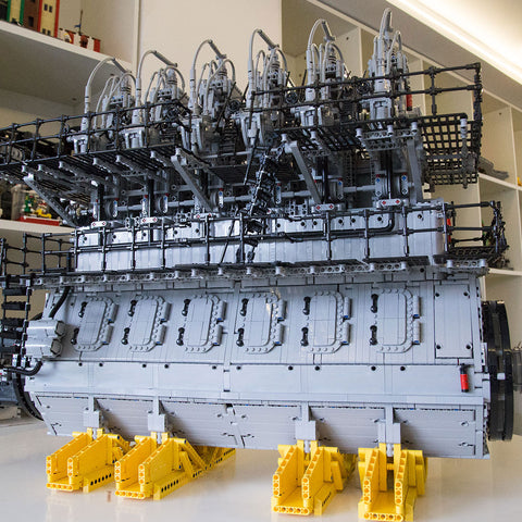 MOC-141278 1/17 Scale 2-Stroke Marine Diesel Engine | lesdiy.com