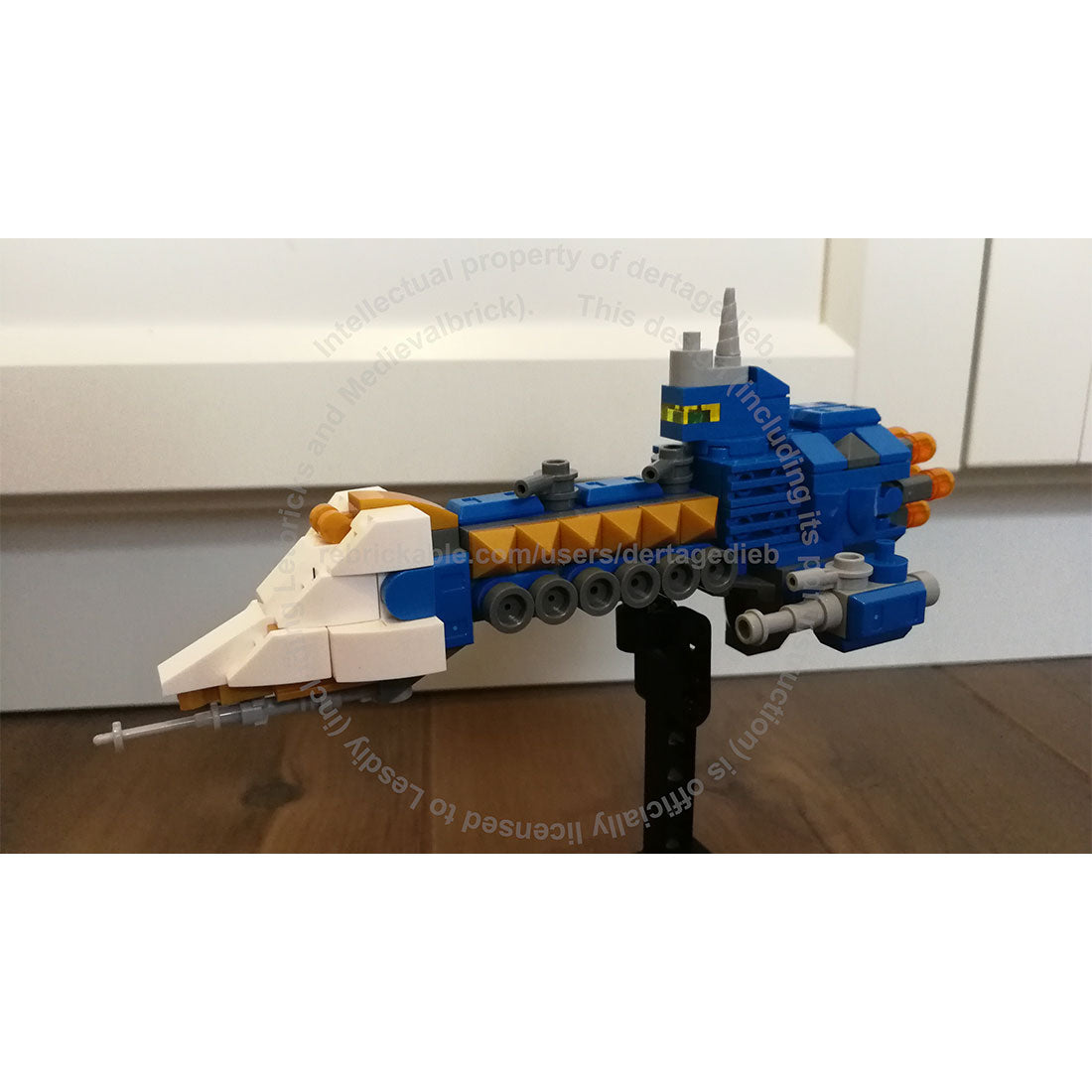 MOC-176696 Warhammer 40k Light Cruiser | lesdiy.com