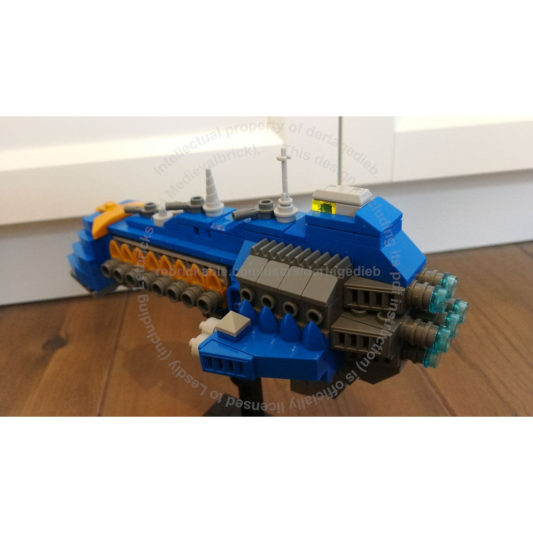 MOC-185374 Warhammer 40k Heavy Cruiser | lesdiy.com