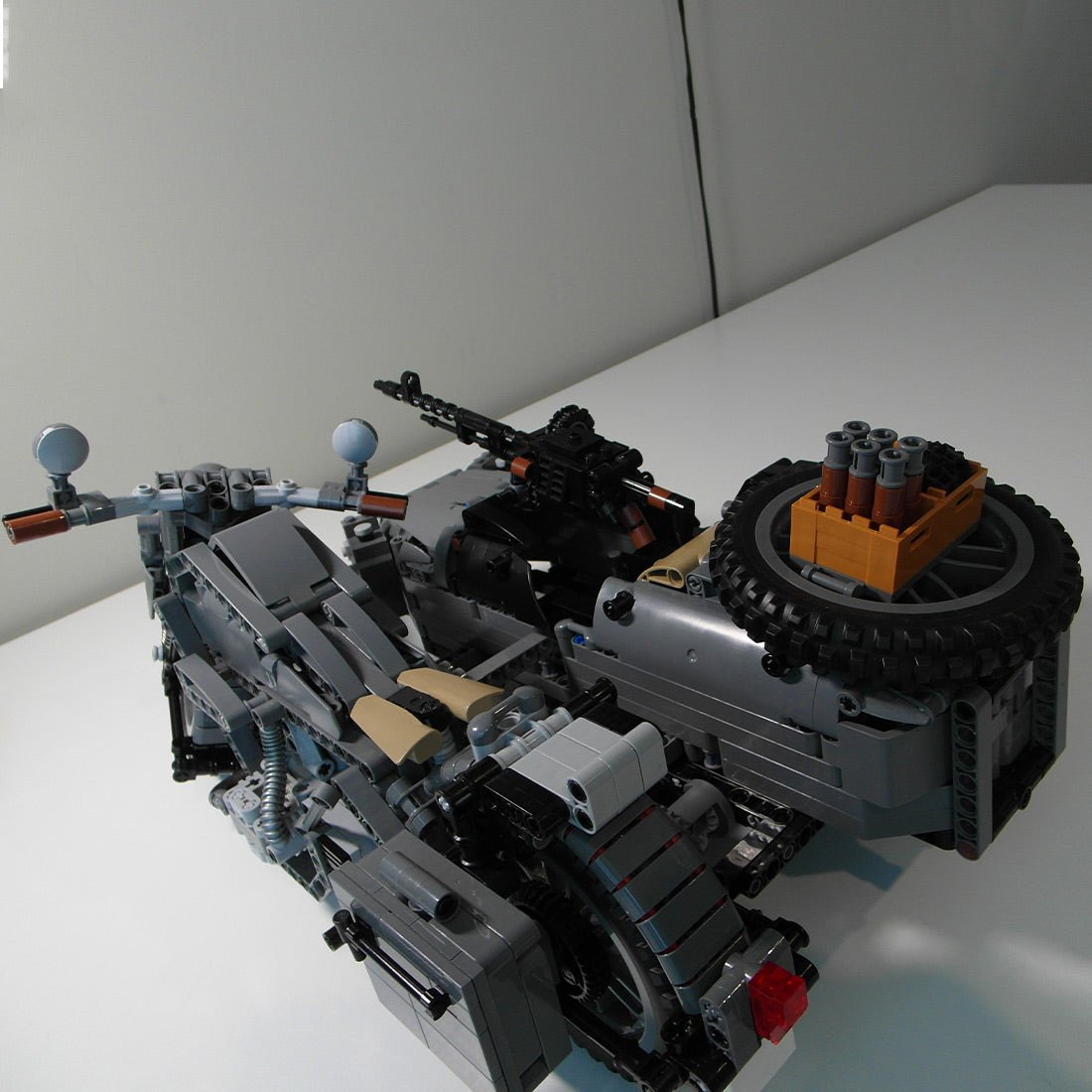 MOC - 131315 BMW R75 Sidecar combination - LesDiy