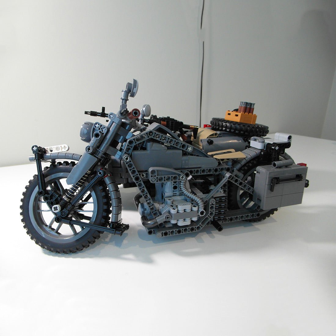 MOC - 131315 BMW R75 Sidecar combination - LesDiy