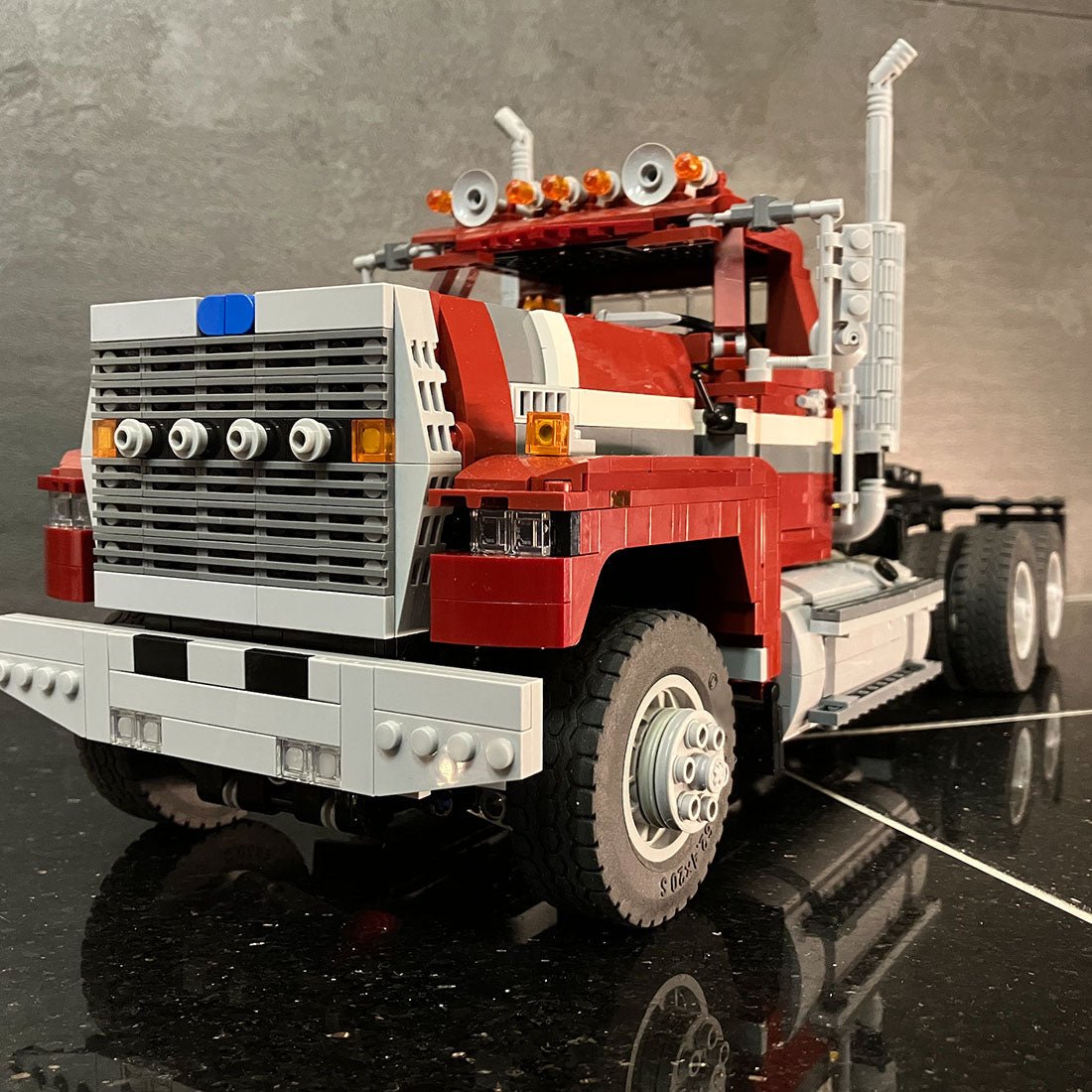 MOC - 149840 1/17 RC FORD LTL9000 6x6 Sattelschlepper - LesDiy