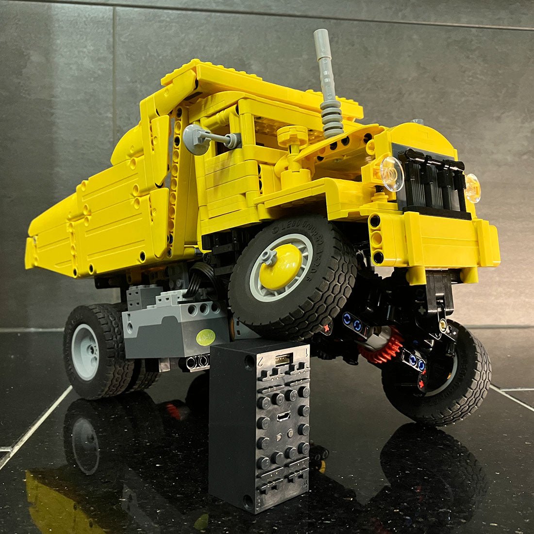 MOC - 153584 Euclid R - 15 RC Dump Truck - LesDiy