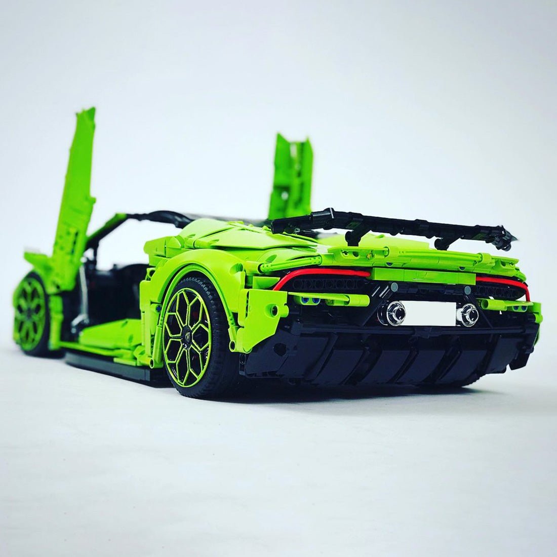 MOC - 72491 Lamborghini Huracan Evo Spyder - Dynamic - LesDiy