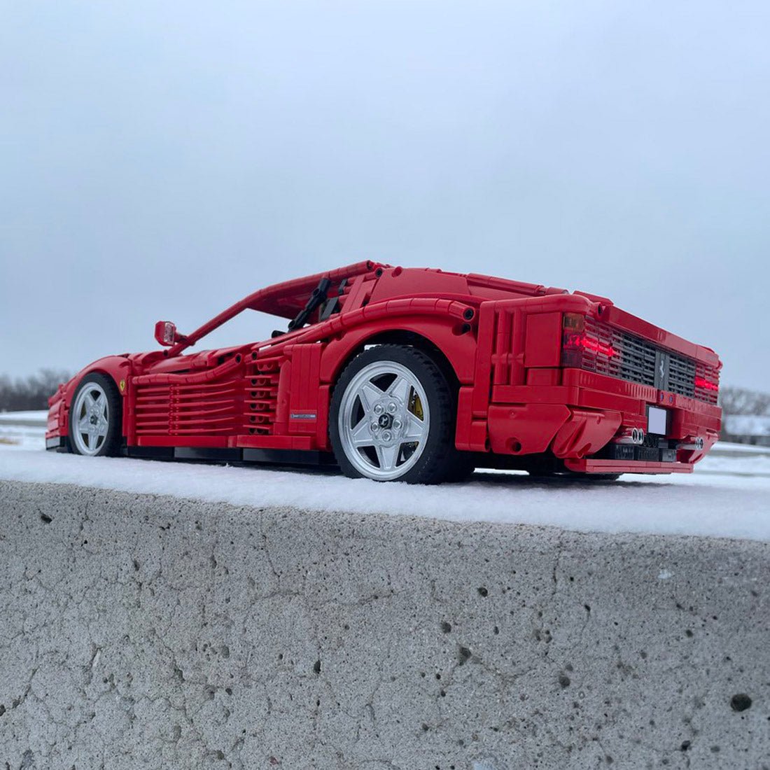 MOC - 98925 Ferrari Testarossa - Dynamic - LesDiy