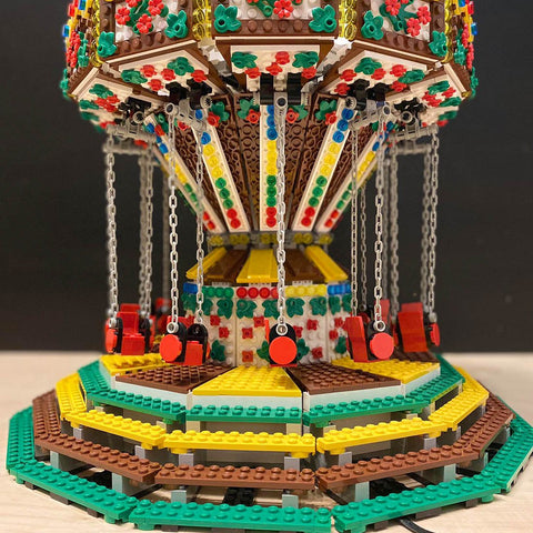 MOC Christmas Chained Carousel - LesDiy